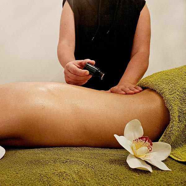 Thai Massage doTERRA bei Nadine Walker Seelenoase